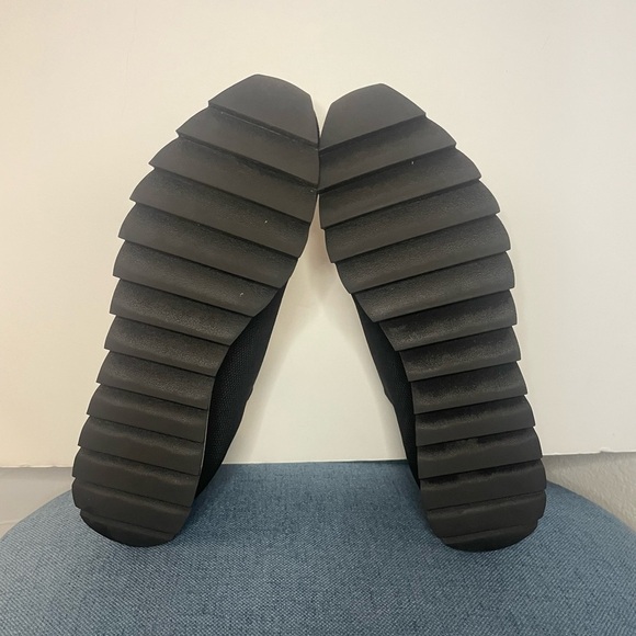 DKNY AZER Slip on Sneaker size 10 in Women - Picture 2 of 8